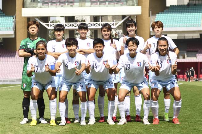 中華女足對越南的先發11人賽前合照。（中華足協提供）