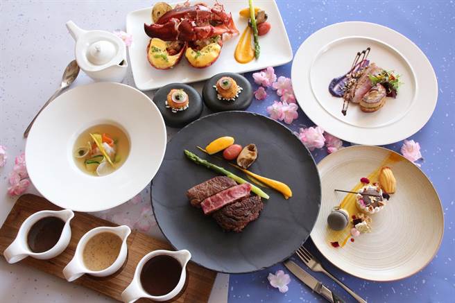日月千禧极炙牛排馆西洋情人节双人分享飨宴套餐。（日月千禧提供）