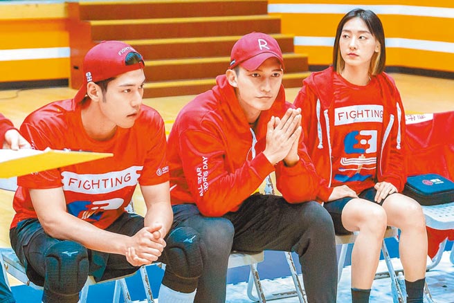 周予天（左）和席惟倫（右）因參加《全明星運動會》而熟識。（摘自臉書）