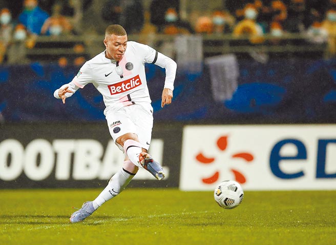 1998年「虎」年出生的法國球星姆巴佩，他的速度勇冠群雄，大家拭目以待他今年卡達世錦賽能否展現虎威。（路透資料照片）