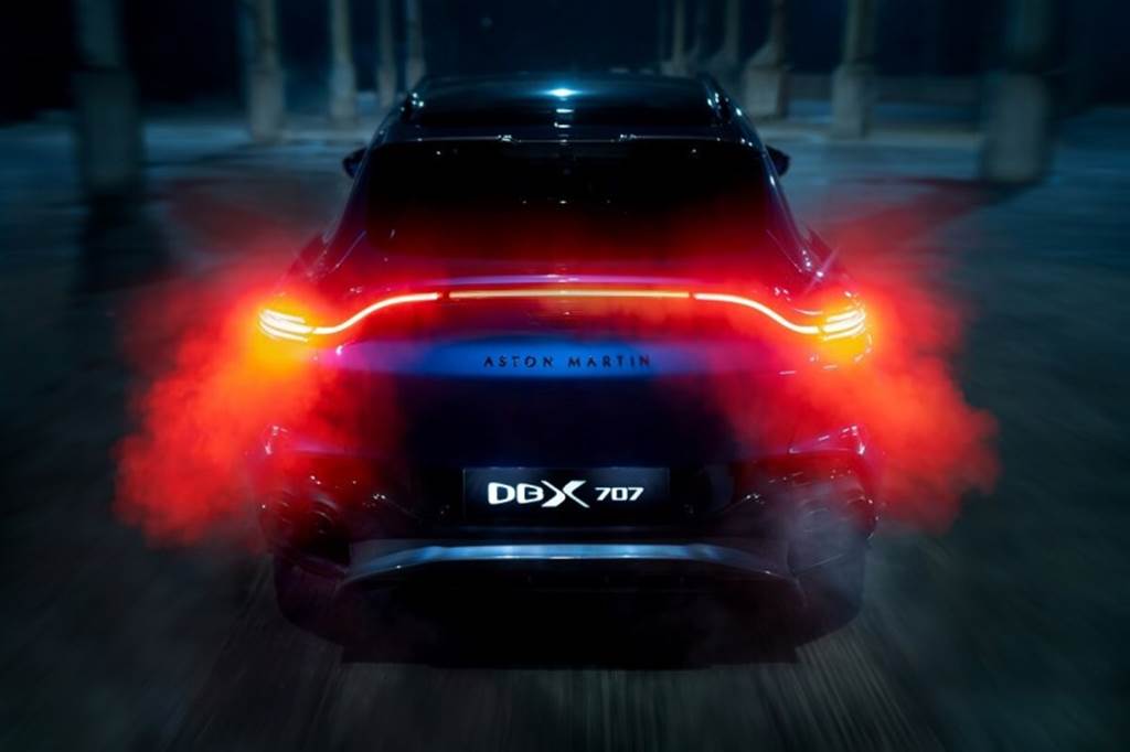大錘中的軍刀！Aston Martin推出終極V8性能版DBX707(圖/CarStuff人車事)