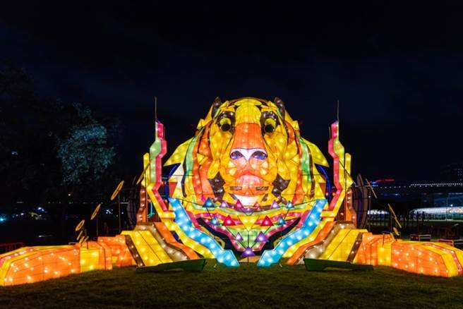 卧虎藏龙主灯。（新北市政府民政局提供）