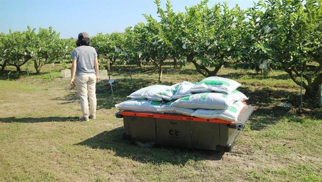 无人搬运机。（图／高雄场提供）