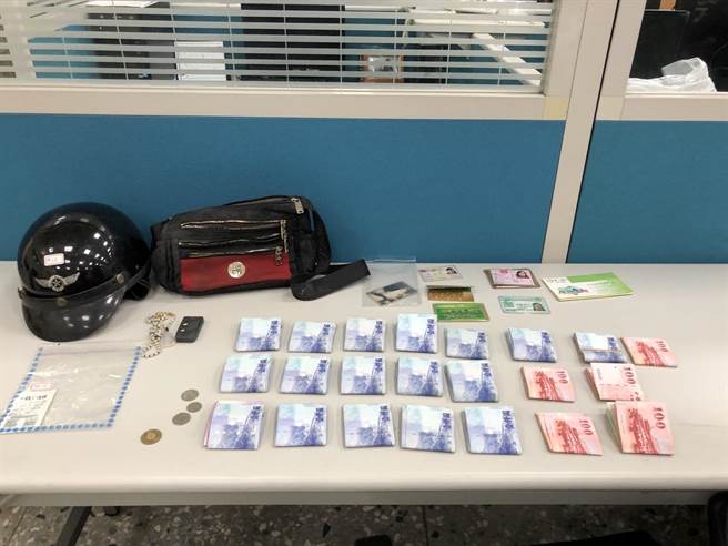 台南春节治安、交通不打烊，交通事故、全般刑案发生数较去年下降。（台南市警察局提供／张毓翎台南传真）