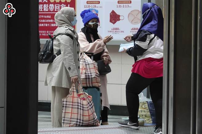 中央流行疫情指挥中心表示从2月15日起，启动第二阶段移工专案引进，但要求移工来台前，必须已完整接种疫苗。（报系资料照）