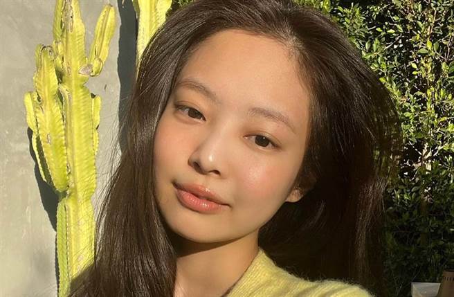 Jennie有「人间香奈儿」之称。（图／翻摄自IG）
