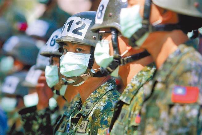 一名男网友好奇，当兵过年留守是不是很痛苦，不料过来人反驳「超怕没办法留守」。（示意图／本报系资料照）