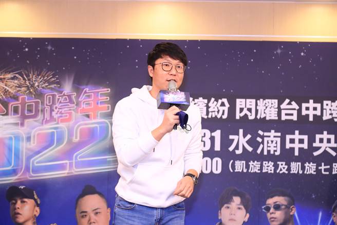 台中市府原新闻局长黄国玮调任市府有给职顾问兼任市府发言人，未来台中市政府将採行双发言人制。（卢金足摄）