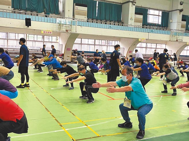 春节连假大吃大喝，体重也直线上升，基隆市卫生局提醒民眾，年后的1个月是减重黄金期。（基隆市卫生局提供／张立勋基隆传真）