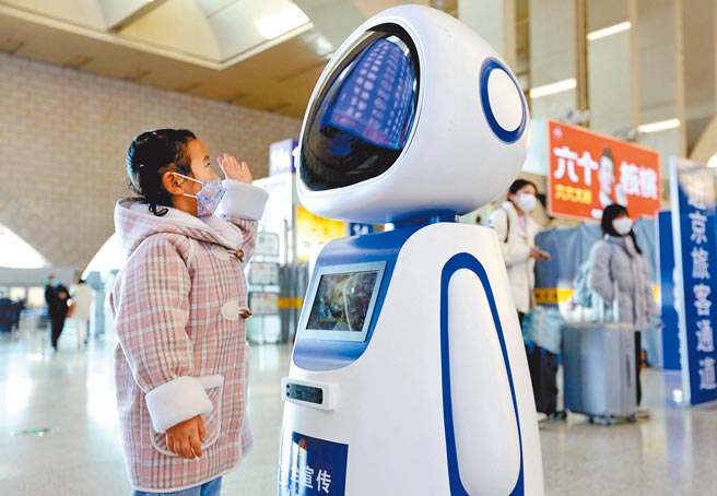 上海重点产业机器人密度已达到每万名工人383台，超越全球排名第4的德国371台水准。（新华社）