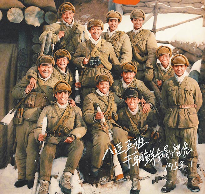 张艺谋执导的新片《狙击手》票房成绩后势看涨。（摘自微博）