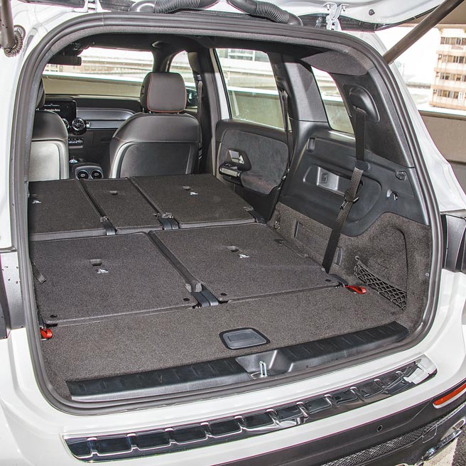 第二、三排座椅可以完全打平。（陈大任摄）