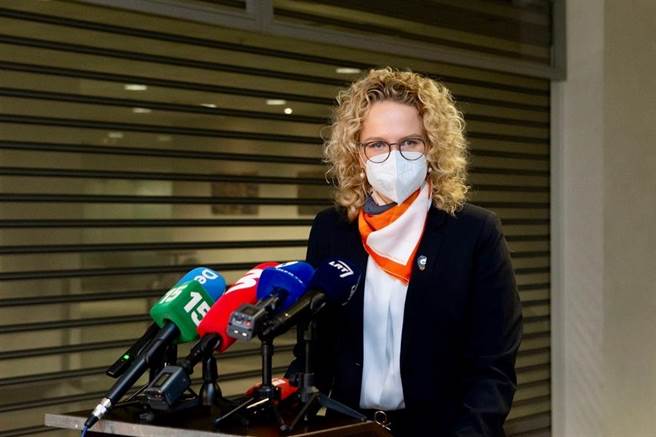 立陶宛经济部长雅莫奈特（Aušrinė Armonaitė）在推特发文，期待和台湾半导体合作新篇章。（图／翻摄Aušrinė Armonaitė Twitter）