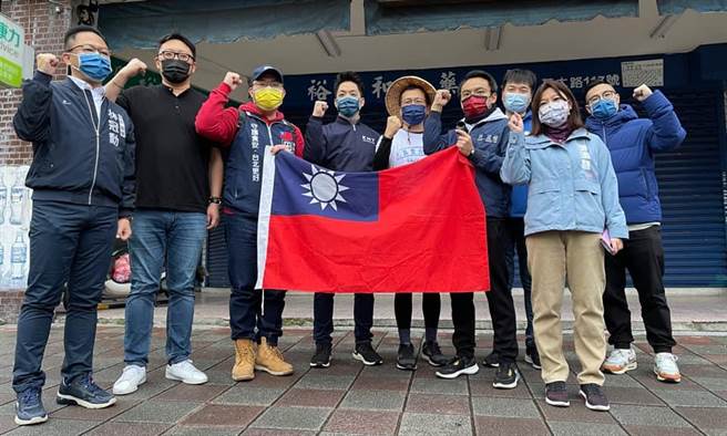 台北市議員羅智強400公里謝票行程今展開，不少藍營戰友都現身力挺。（圖／摘自羅智強臉書）