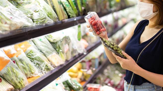 毒物專家顏宗海表示，福島核災中的輻射物質中，「銫-137」和「鍶-90」這2種物質的半衰期分別為30年及29年，因此仍有風險疑慮。（圖／示意圖，達志影像）