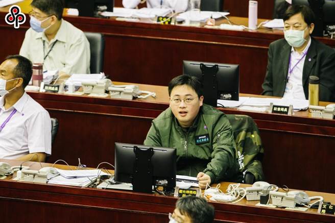 現任北市觀傳局長、前副發言人劉奕霆接任則被點名接任民眾黨副祕書長。（本報資料照片）