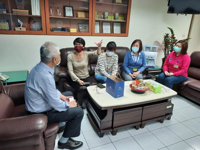 劳工局拜访工业区研商产业缺工解方。（高雄市劳工局提供／洪靖宜高雄传真）