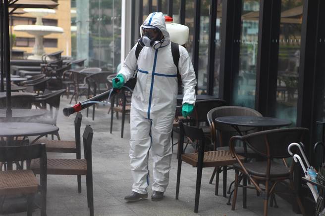 高雄＋0破功，传学童确诊感染源不明。图为清消照。（资料照，张立勋摄）