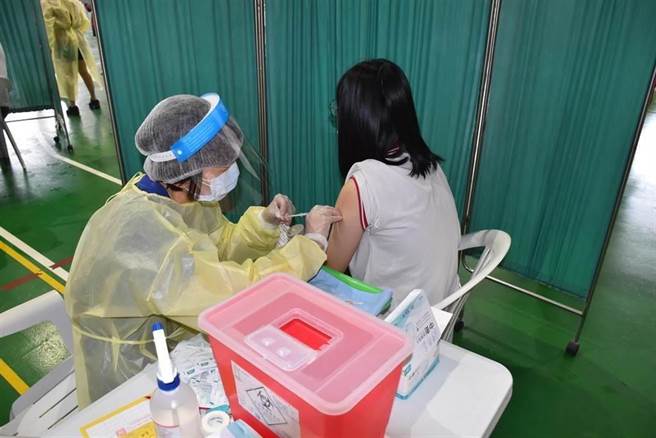 苗栗县65岁以上长辈，将近4万人未曾打过疫苗，县府开催鼓励打疫苗。（示意图／本报资料照片）