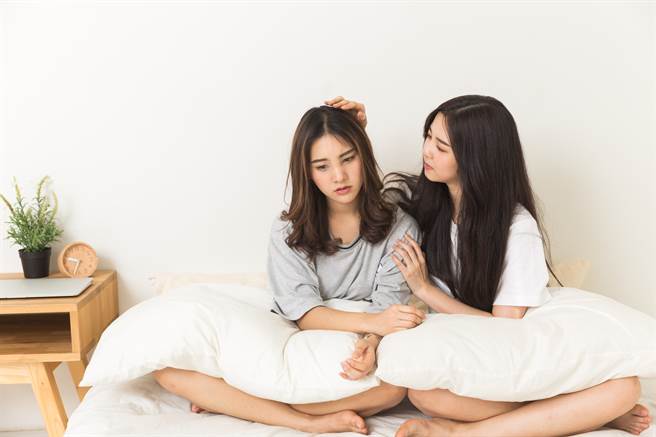 双子座、巨蟹座、天秤座和射手座虽然常当朋友的爱情顾问，但一轮到自己就会瞬间当机。(示意图/达志影像)