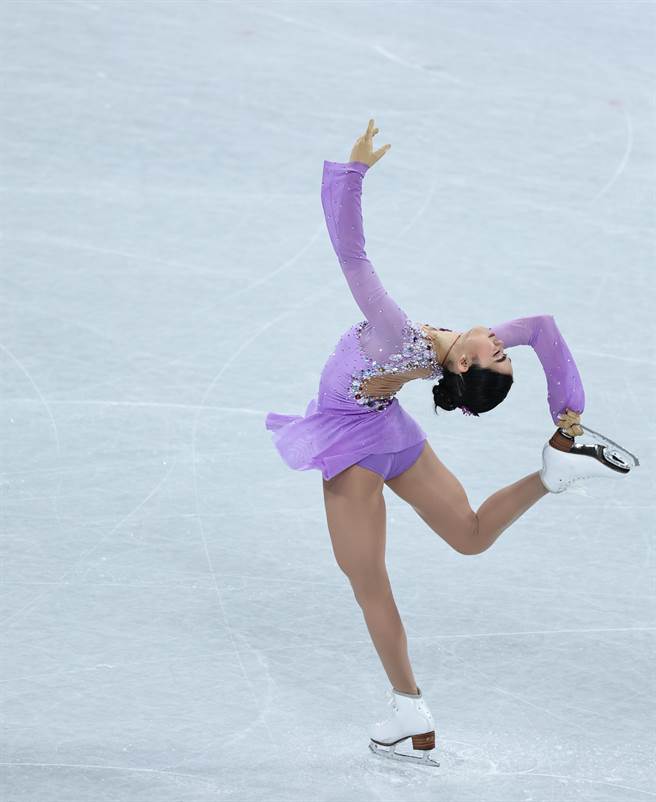 台裔美籍滑冰选手陈楷雯昨天二度叩关冬季奥运表现亮眼，一袭淡紫舞衣更是焦点所在。（新华社）