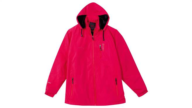 大叶高岛屋的SM女款户外休閒外套，每件特价1580元，任选2件特价3000元。（大叶高岛屋提供）