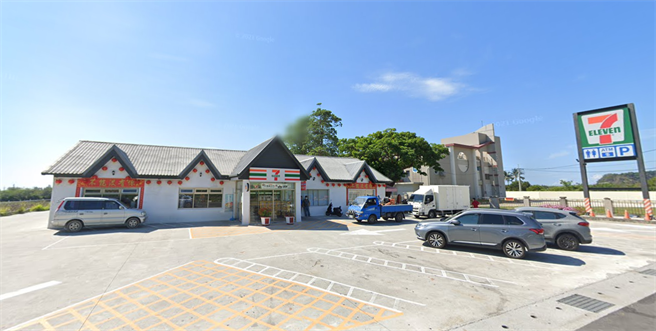 照片曝光后有网友立刻回应，指出该超商就是台东香兰门市。（图／翻摄Google Maps）