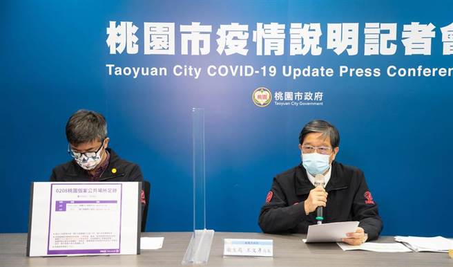 桃園市衛生局長王文彥指出，桃園8日新增16例確診，雖然都是居隔者，但社區仍有很多危險因子，8個採檢站會持續開放。(蔡依珍攝)
