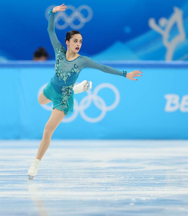 加拿大选手马德琳（Madeline Schizas）初战冬奥，以个人最佳表现带领团队进入决赛。