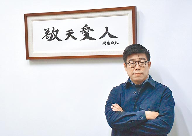 严心镛奉行稻盛和夫推崇的「利他精神」，以追求员工幸福和顾客物质心灵满足，创办善菓餐饮集团。图／李其芳