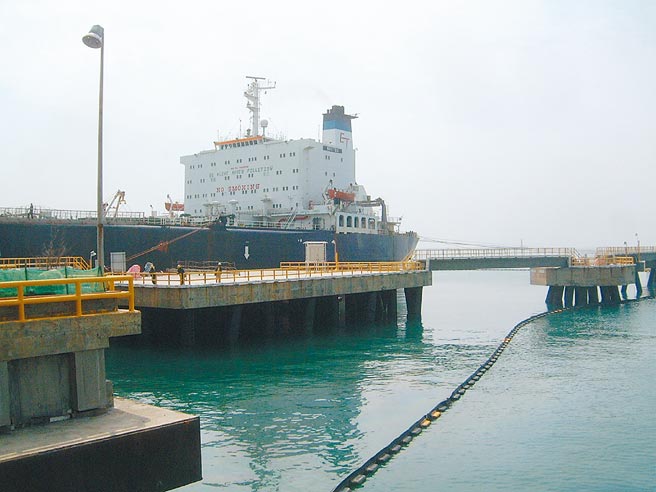 高雄港引水人確診，雲林縣麥寮工業區協助麥寮工業港加強防疫。（本報資料照片）