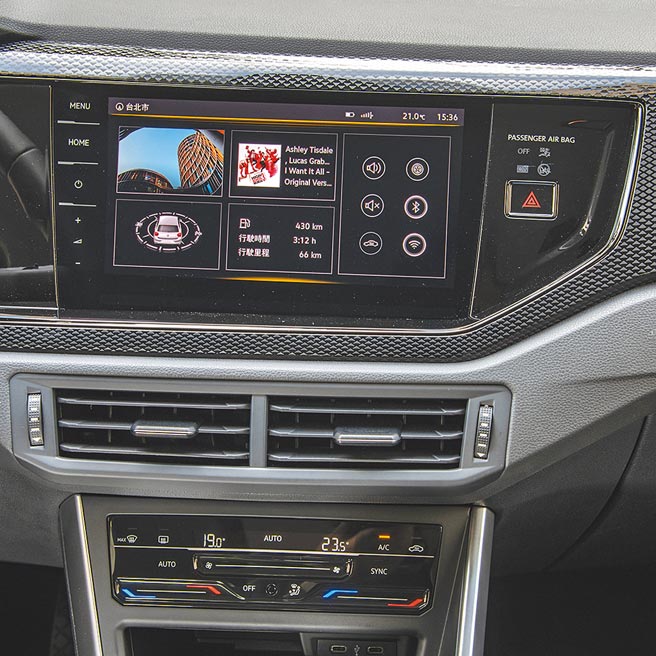 大量採用具科技感触控介面。（陈大任摄）