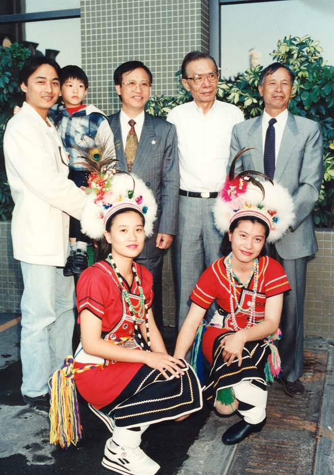 台视金奖剧场《乐访》常枫（后排右二）。（图／中时资料照片）