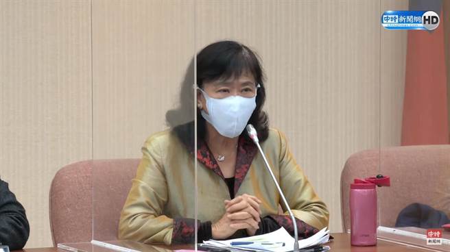 贺德芬教授批评遭民进党「穿小鞋」对待。（图／翻摄自中时新闻网直播）