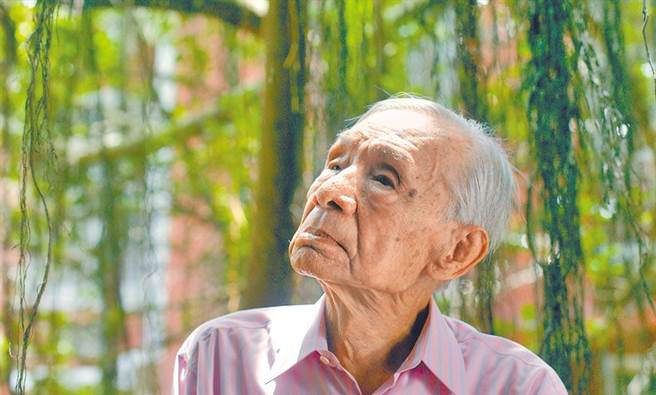 年近百歲的影壇常青樹常楓，在《月亮 樹》中首次與蔡明亮導演合作。（台北電影節提供）