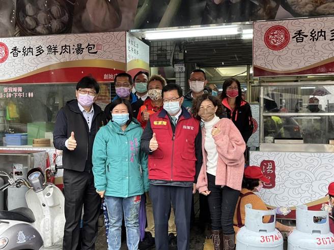 大湳市场入口旁开业23年的香纳多鲜肉汤包，是在地人一致推荐的美食。（陈梦茹摄）