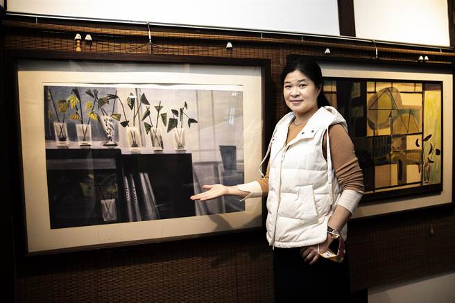 萧如松艺术园区12日举办剪纸花灯闹元宵活动，剪纸花灯是结合萧如松中期几何风格的作品特色，创作在传统花灯上。（罗浚滨摄）