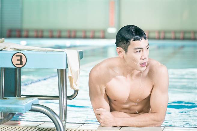 禾浩辰裸露画面大公开  蔡凡熙讚「胸肌与乳头都非常漂亮」。（羚邦集团提供）