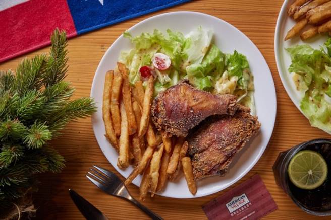 老妈炸鸡：酱油腌制的炸鸡，意外大受美籍客人喜爱。(图/行遍天下)