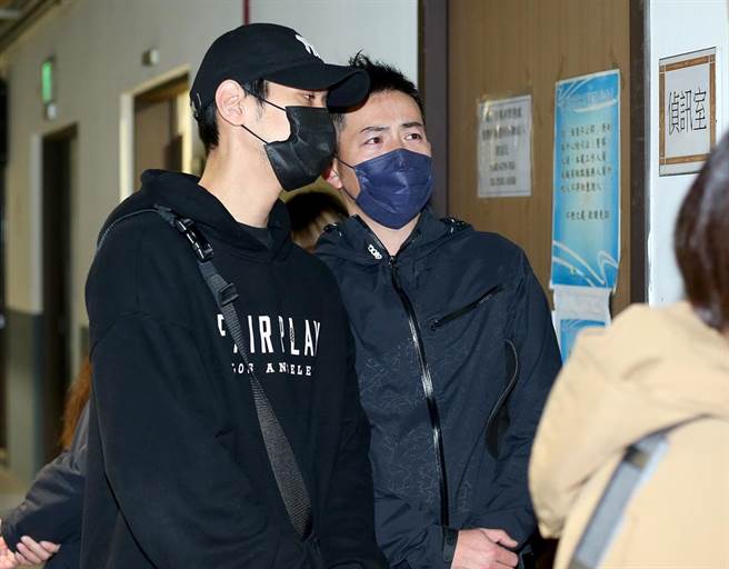 陈德烈（左）、赵骏亚。（粘耿豪摄）