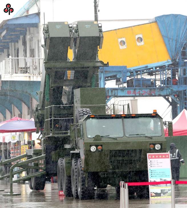 大陆国防部回应美对台军售：台湾安全靠的绝不是美国售台武器。图为2019年9月27日海军举办开放国防知性之旅爱国者3型飞弹车。（本报系资料照／郑任南摄）