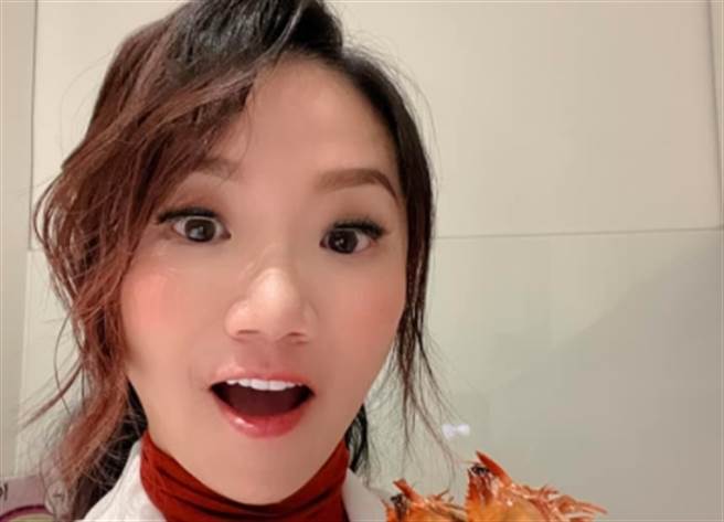 陶晶莹麻辣烫生意火烫烫。（图／截取自陶晶莹脸书）