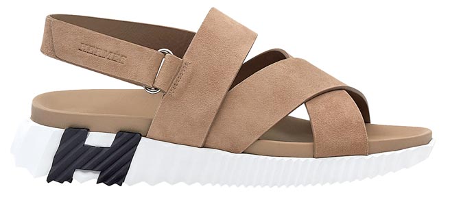 Hermes山羊麂皮凉鞋，2万7200元。（Hermes提供）