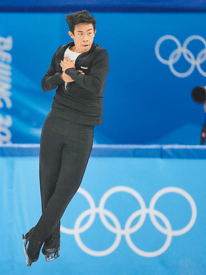 美籍华裔好手陈巍短曲项目以破世界纪录的113.97分领先群雄。（美联社）