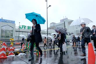 日本東京都心恐降大雪影響交通 逾200航班停飛