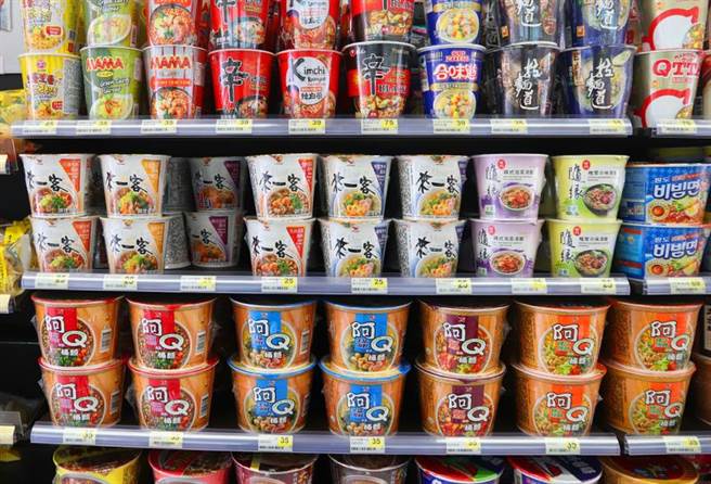 泡麵汤头哪款最讚，台人最爱TOP5出炉。（图／shutterstock）