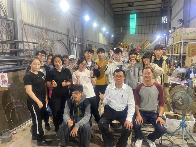 树德家商参与台湾灯会。(校方提供)