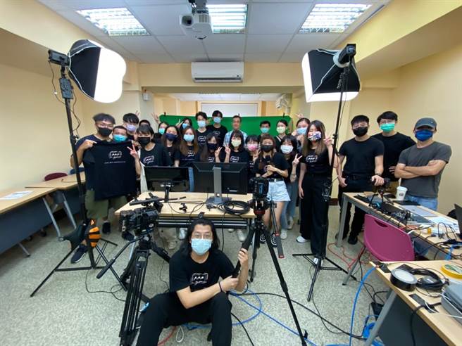 台湾师范大学媒体素养教育基地携手中嘉数位，在今年度提供超过新台币500万元经费，全面推动媒体素养教育，增进全民媒体素养能力。(台师大提供／李侑珊台北传真)