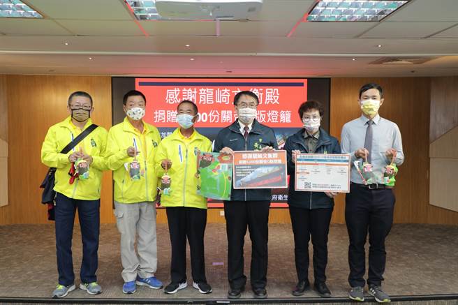   台南市政府宣布加开5场次第3剂疫苗接种站，并将赠送关帝爷Ｑ版提灯。（曹婷婷摄）