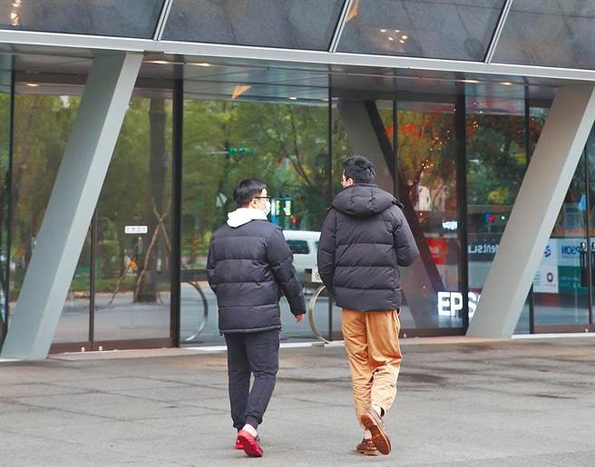 新北市家庭四口家庭確診案件，波及位於台北市信義區的勤業眾信聯合會計師事務所。圖為勤業眾信聯合會計師事務所的辦公大樓。（王英豪攝）